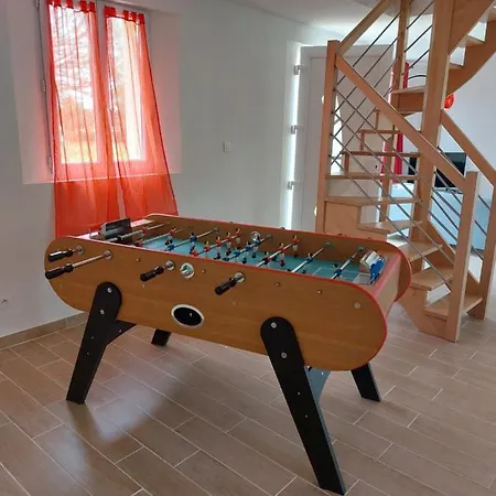 Jolie Maison Entre Terre Et
